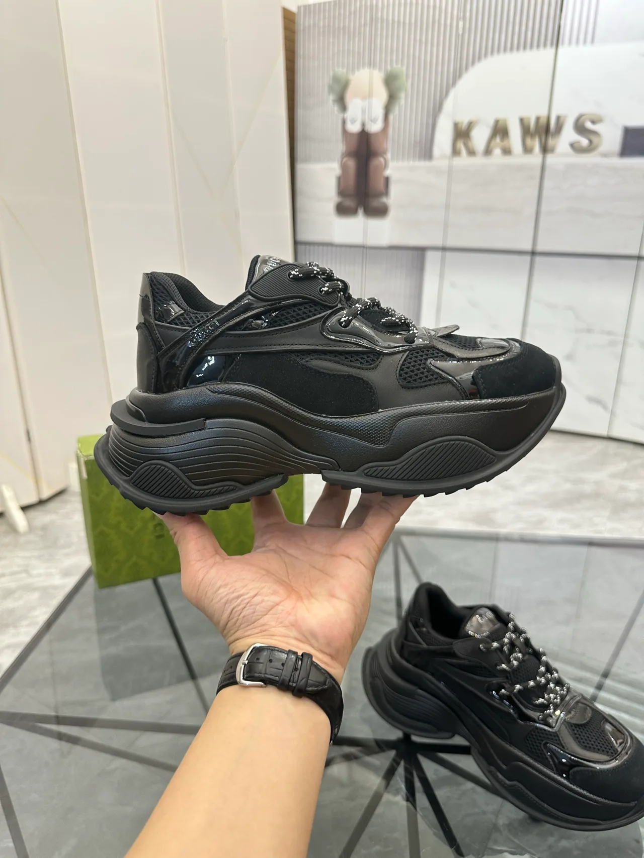 Gucci Cowhide Glossy Sneakers in Black · view 4