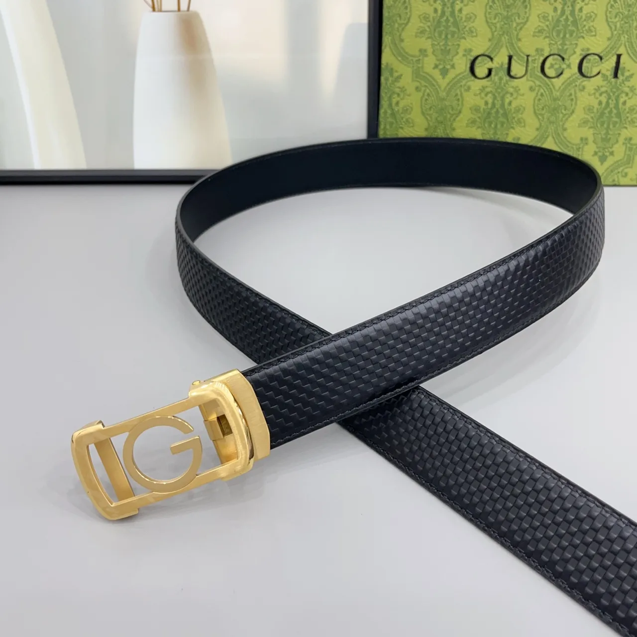 Gucci Woven Glossy Belt in Black · view 3