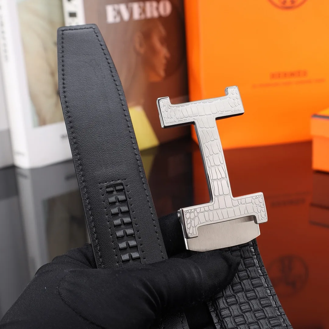 Hermes H Automatic Belt in Black · view 6