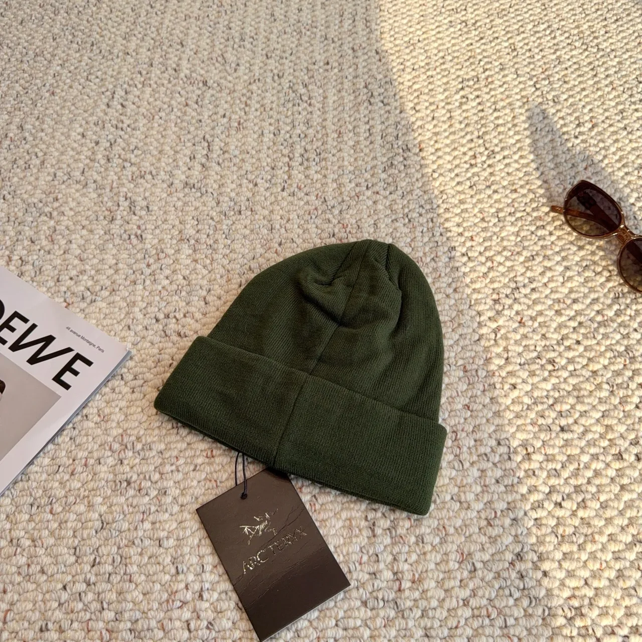 Arc'teryx Logo Beanie in Green · view 6