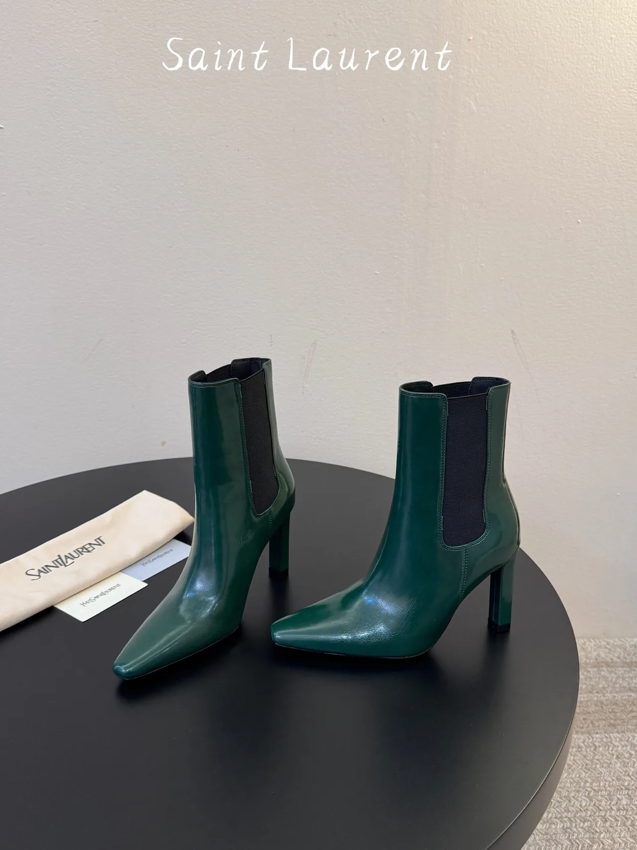 Saint Laurent Cowhide Sheepskin Glossy Pointed-Toe Pointed Ankle Boots in Green · view 3