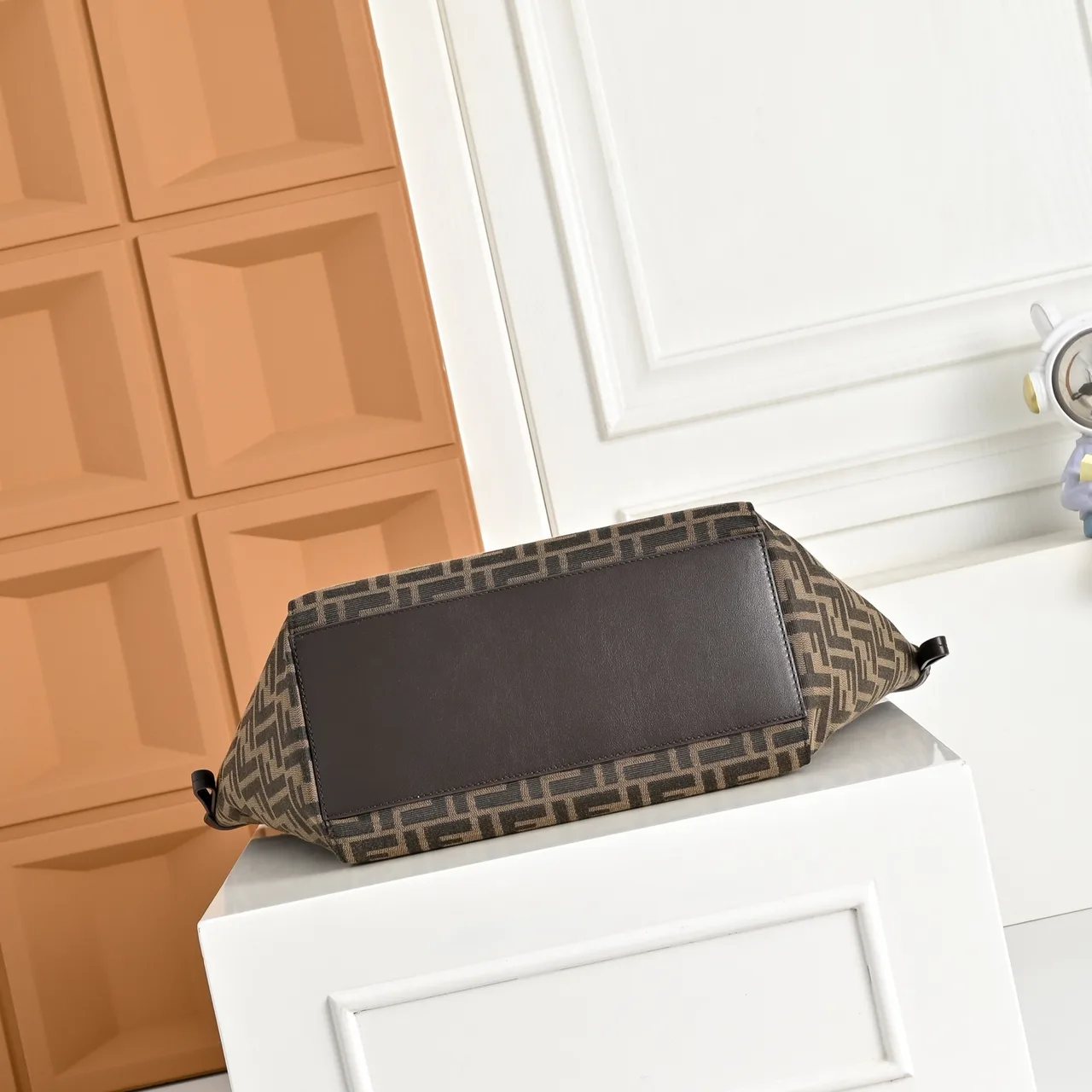 Fendi Smooth Tote in Brown · view 8
