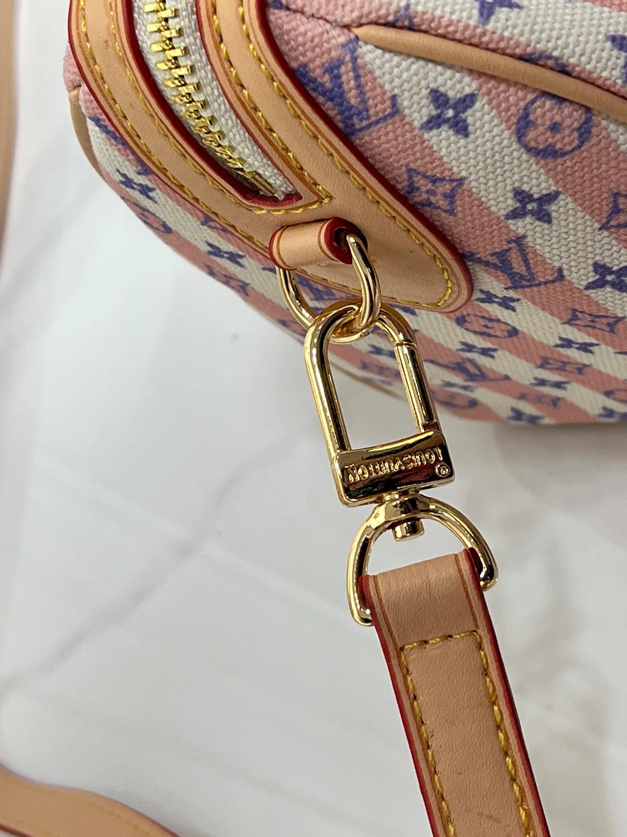 Louis Vuitton Speedy Cowhide Sheepskin Handbag in Pink · view 7
