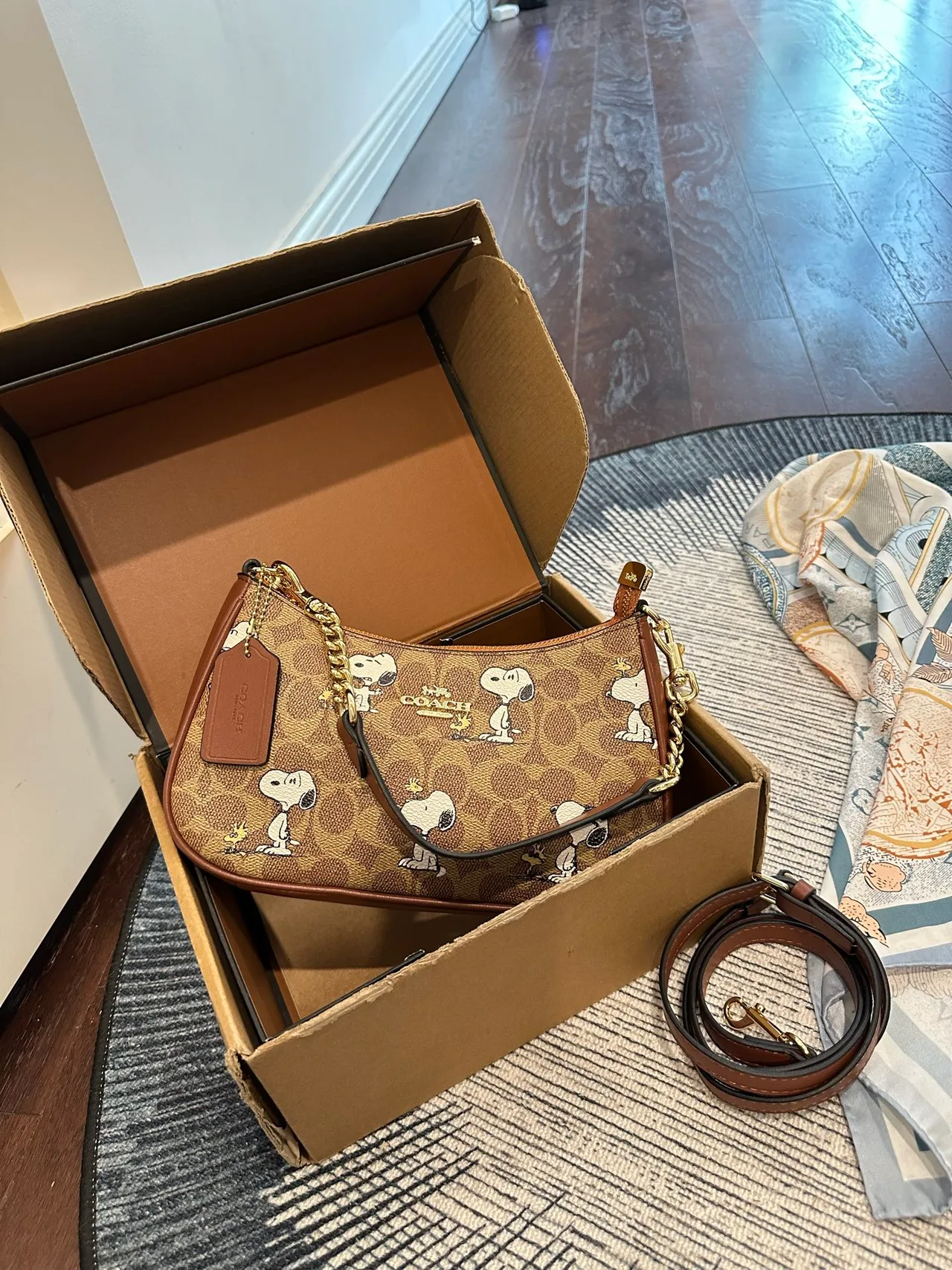 Coach Chain Shoulder Bag in Blue & Beige & Black & Cream & Brown · view 8