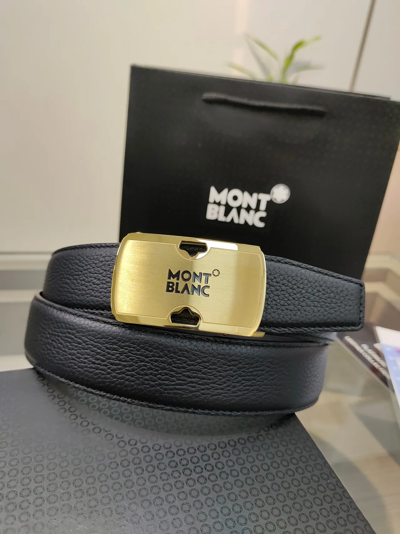 Montblanc Calfskin Pebbled Glossy Belt in Black · view 4