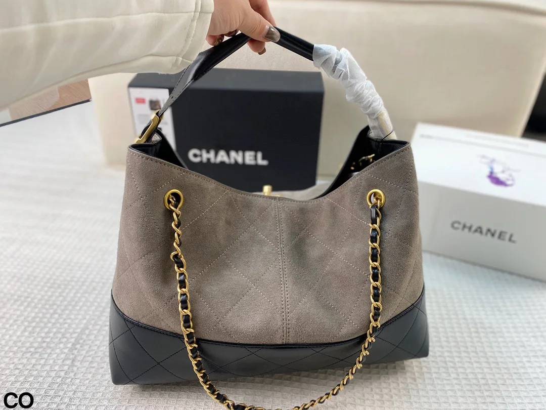 Chanel Cowhide Suede Shoulder Bag in Grey · view 2