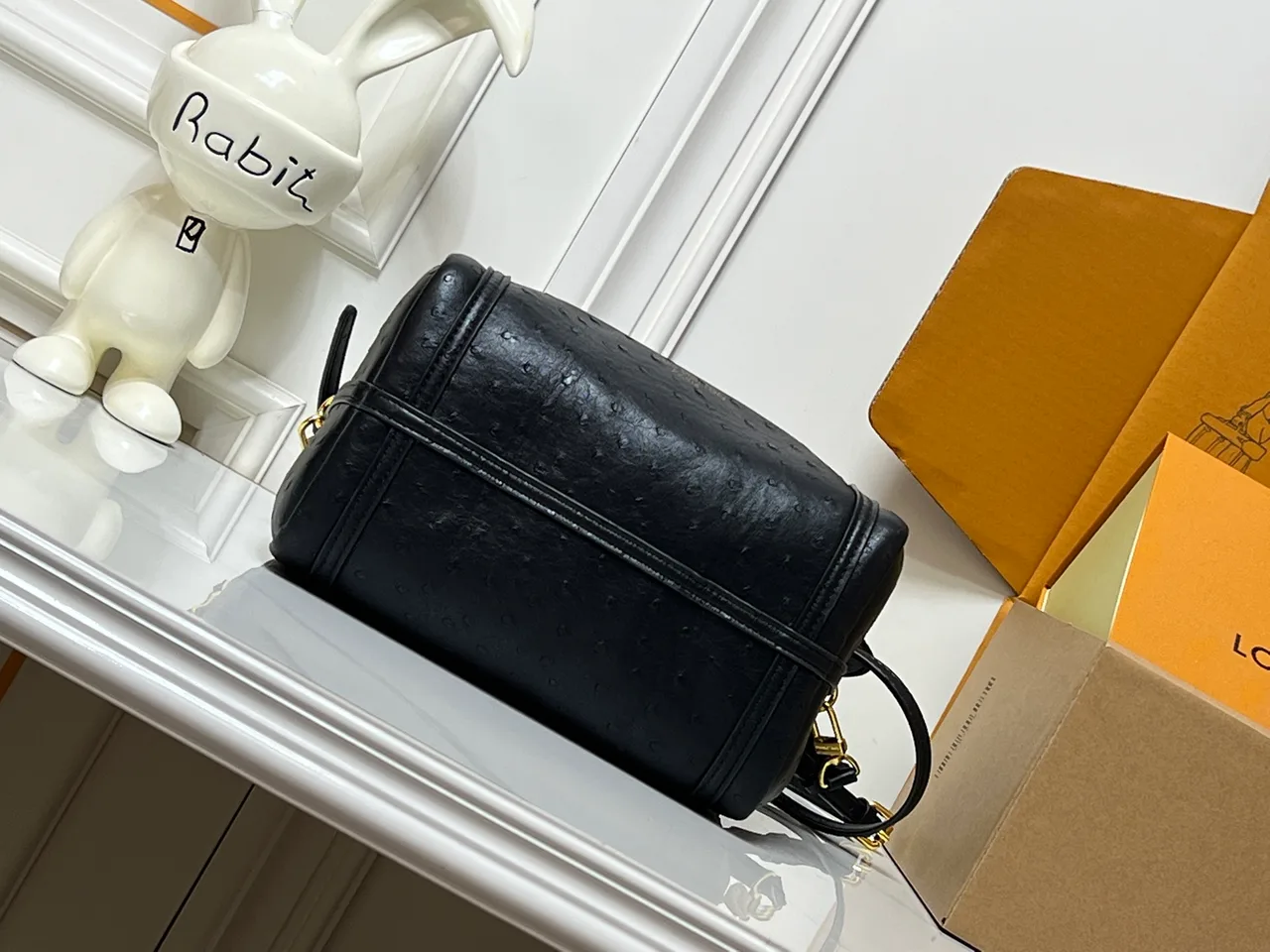 Louis Vuitton Cowhide Smooth Handbag in Black · view 5