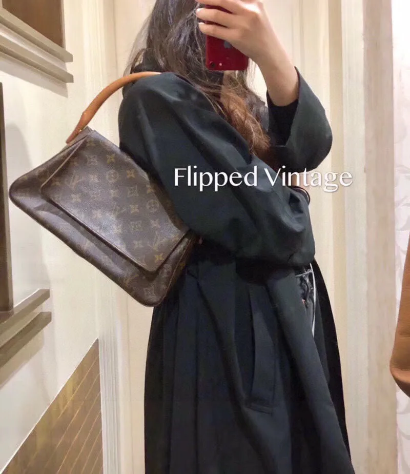 Louis Vuitton Shoulder Bag in Brown · view 4