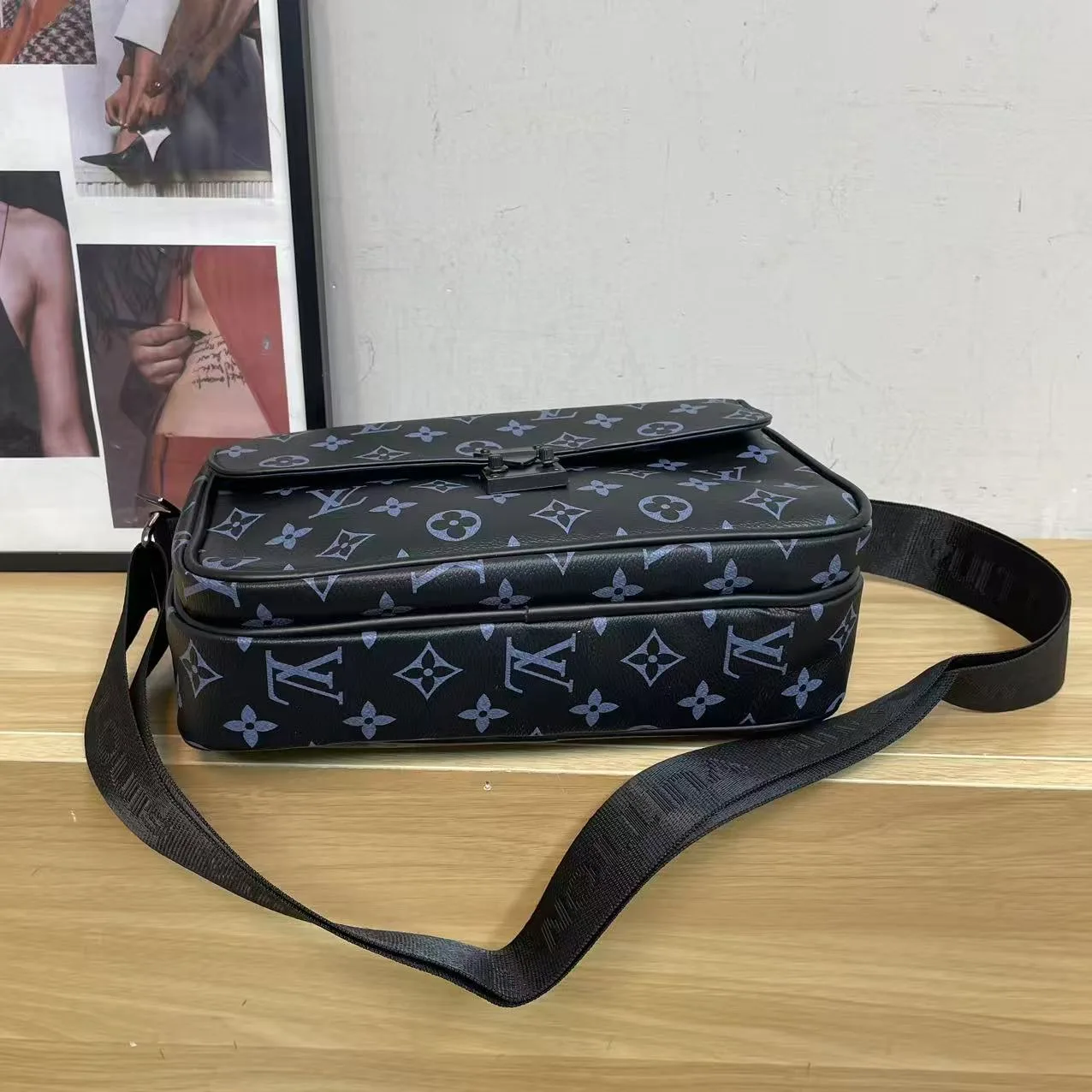 Louis Vuitton Flap camera bag in Brown & Grey & Black · view 7