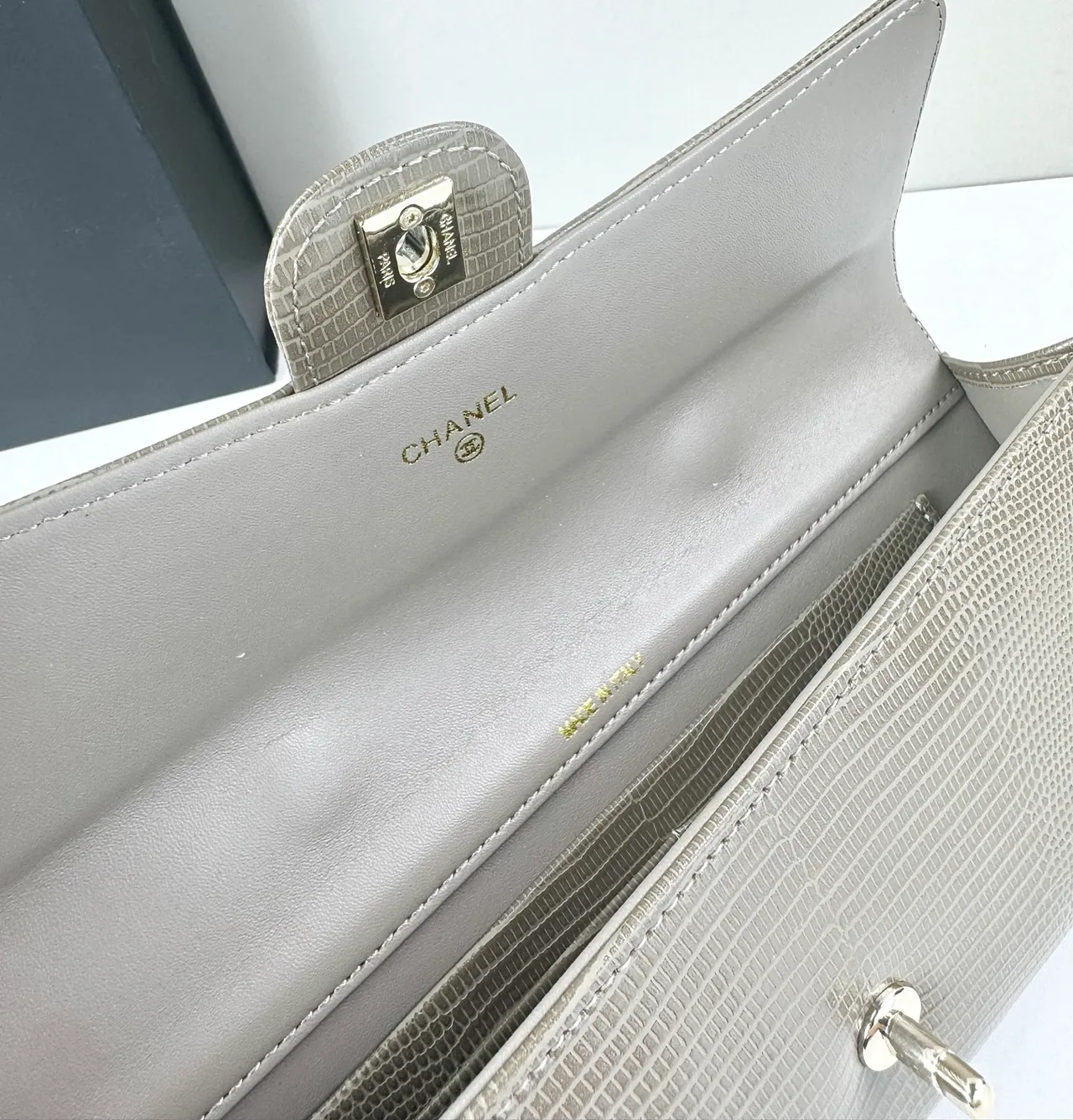 Chanel Baguette Clutch in Grey · view 7