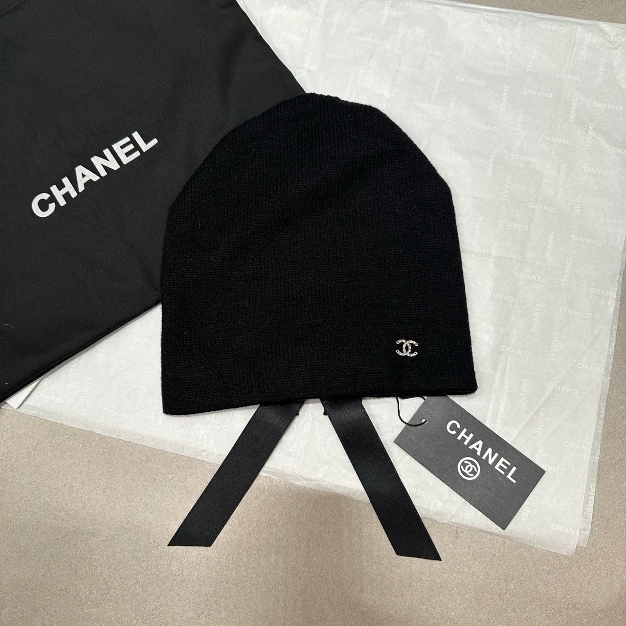 Chanel Wool Ribbed Beanie in Black · view 7