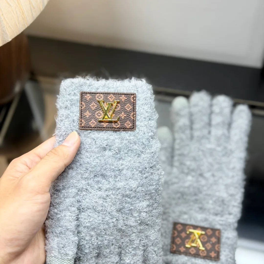 Louis Vuitton Wool Hat Scarf and Gloves Set in Grey · view 6