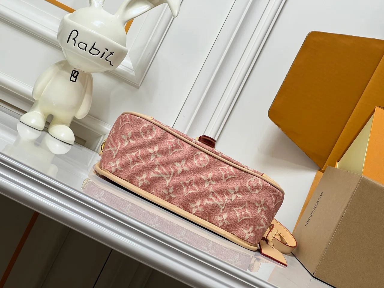 Louis Vuitton Cowhide Canvas Handbag in Pink · view 5