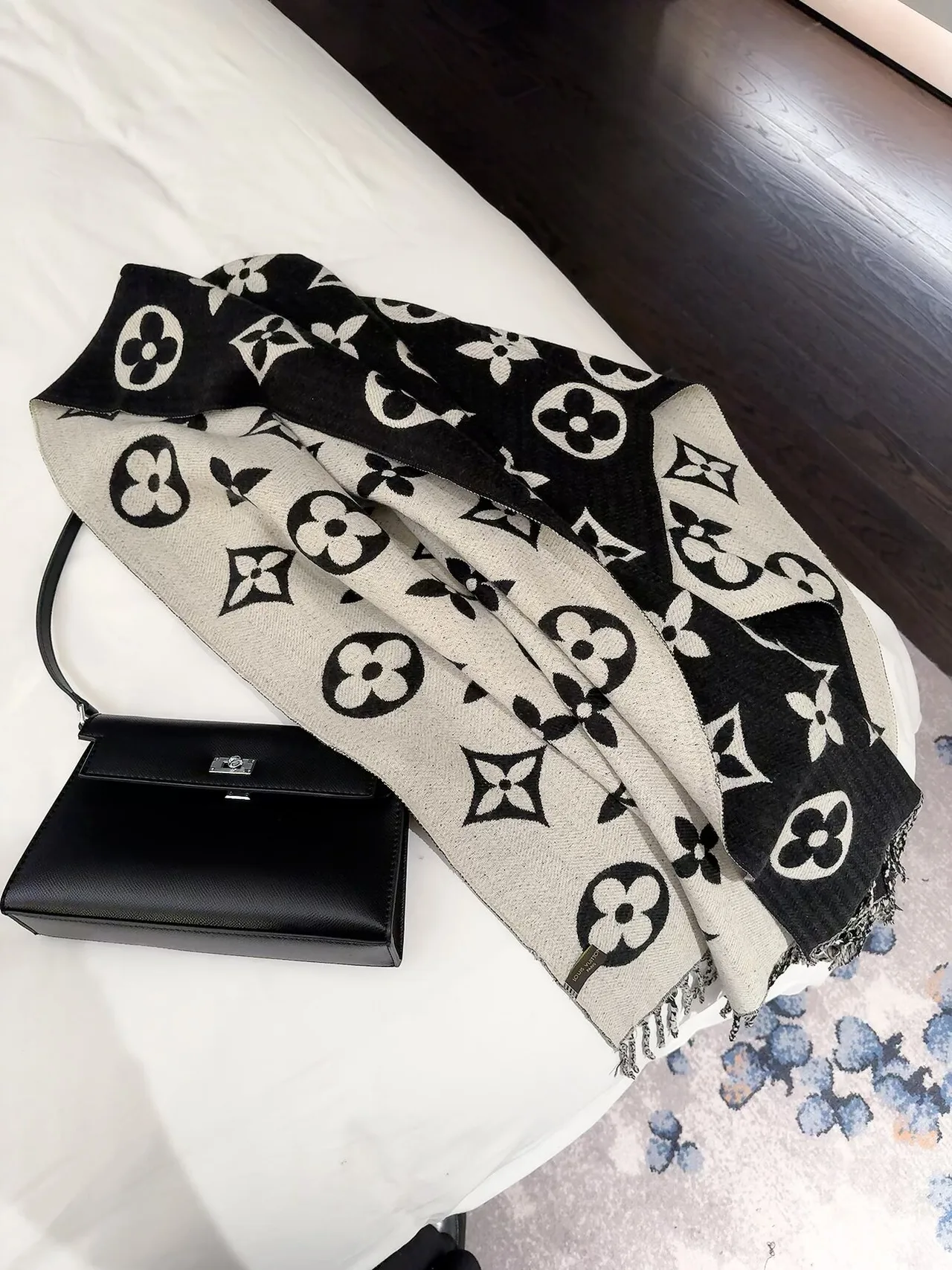 Louis Vuitton Reversible Monogram Shawl in Beige & Red · view 1