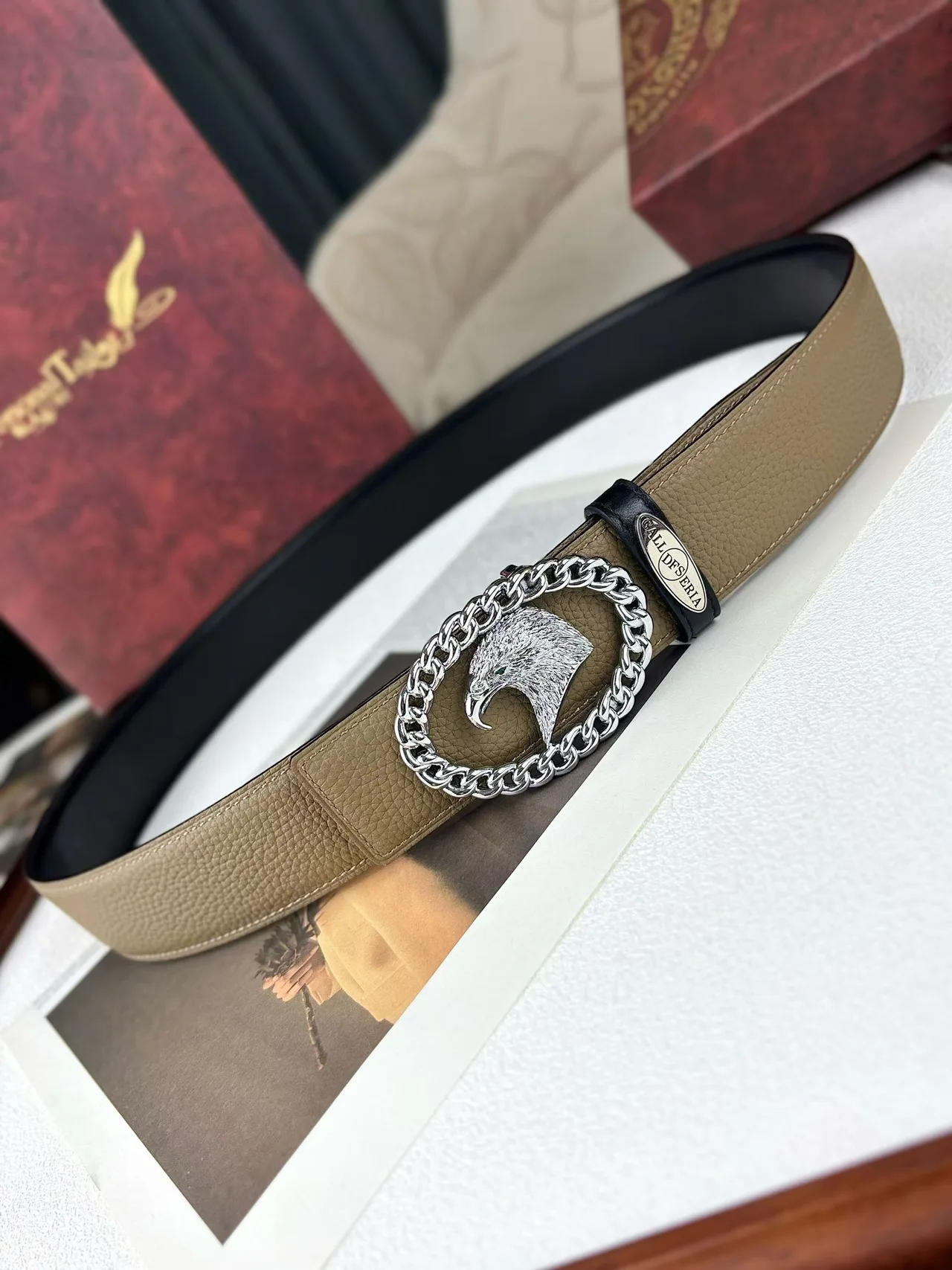 Gall Deseria Eagle Buckle Belt in Grey · view 5