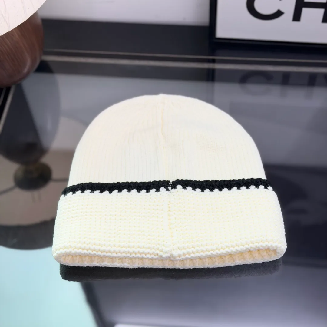 Chanel Striped CC knit beanie in Cream / Black · view 6