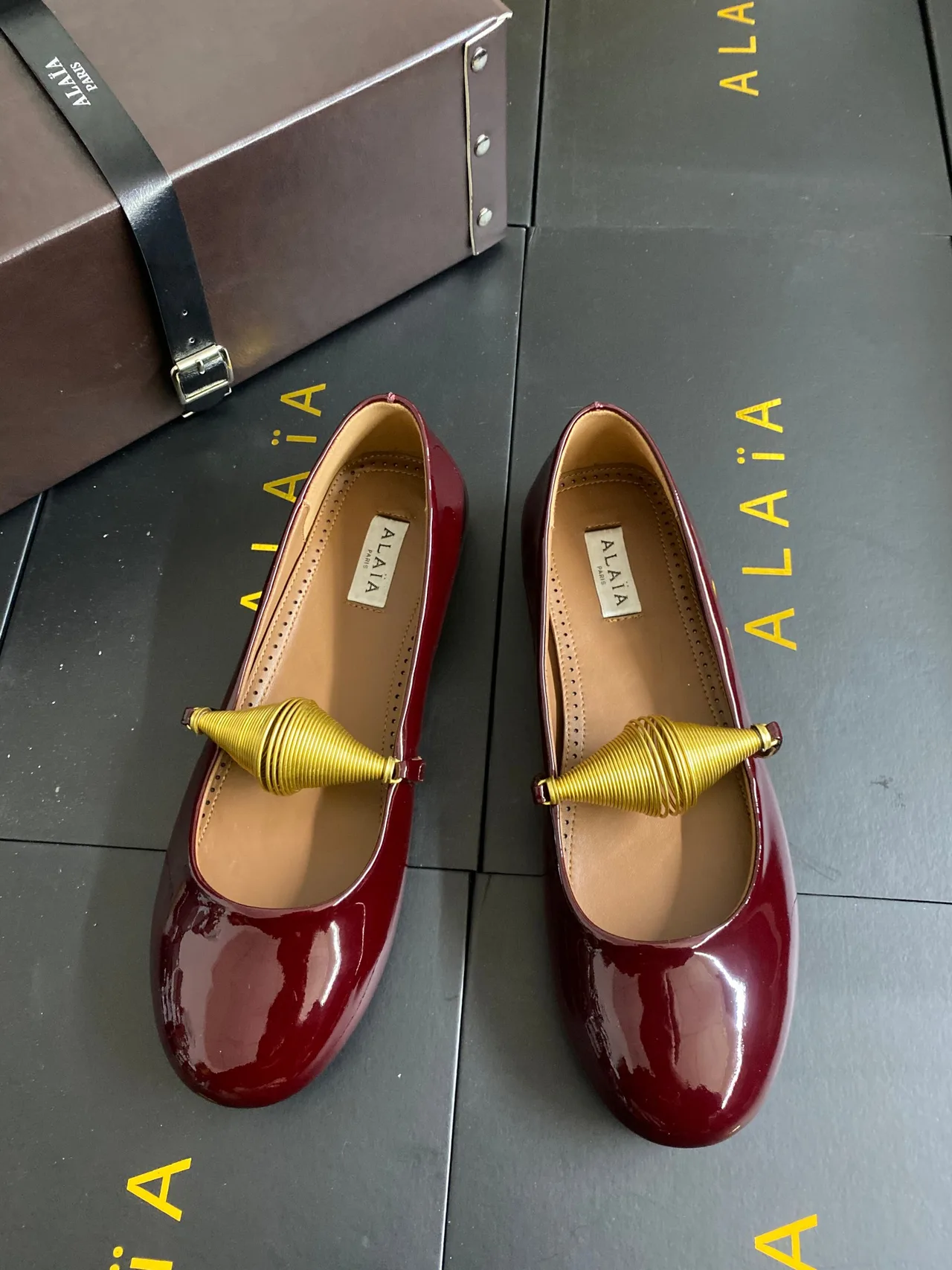 Alaia Cowhide Sheepskin Glossy Round-Toe Ballet Flats in Burgundy · view 2