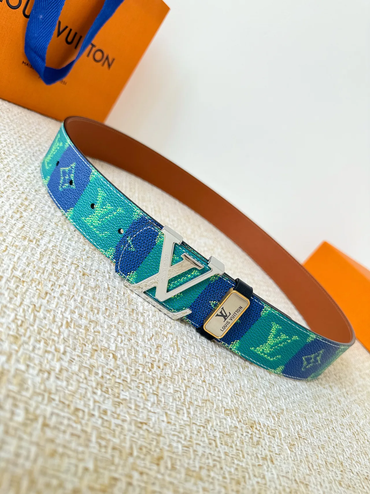 Louis Vuitton Patchwork monogram LV buckle belt in Blue & Brown · view 1