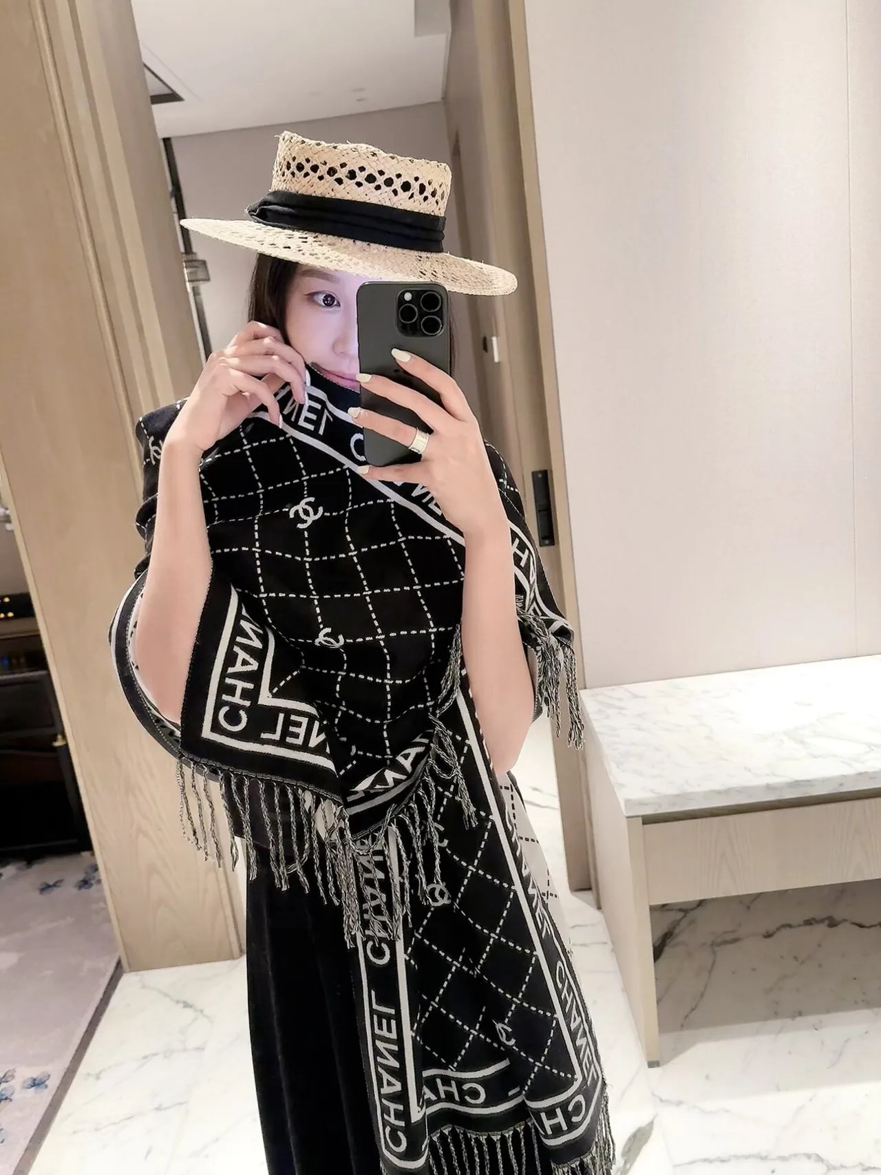 Chanel Patterned fringed scarf in Pink & Beige & Black · view 3