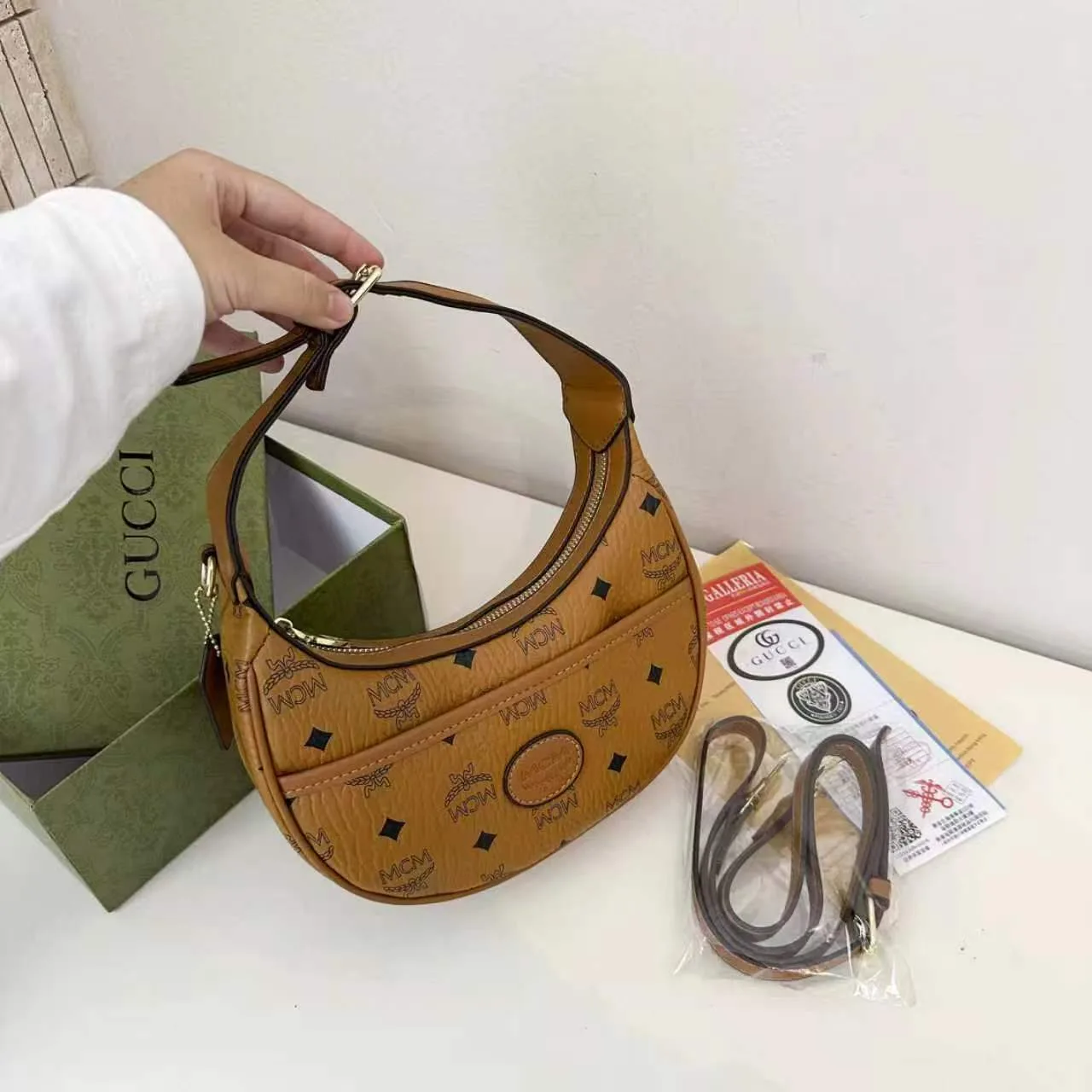 Gucci Crescent shoulder bag in Black & Brown & Yellow & Grey · view 4