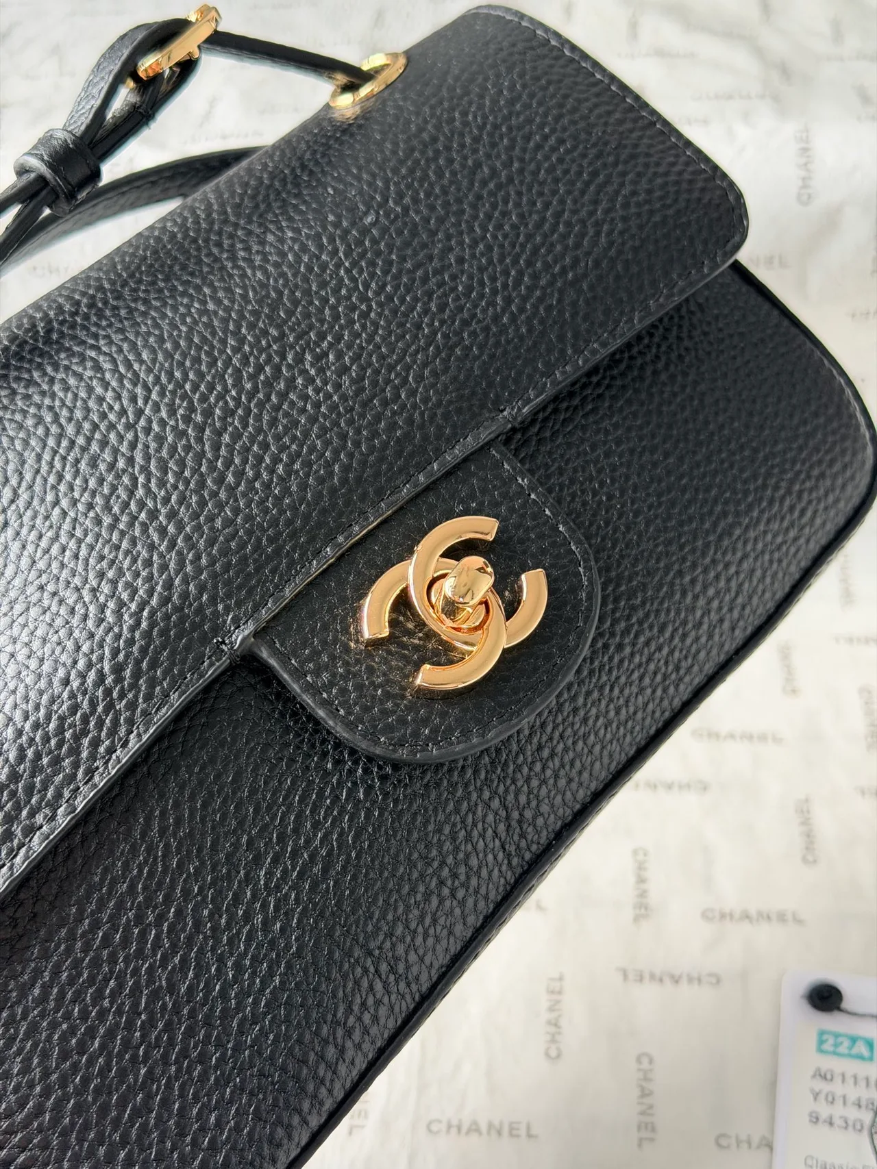 Chanel Cowhide Quilted Clutch in Black · view 6