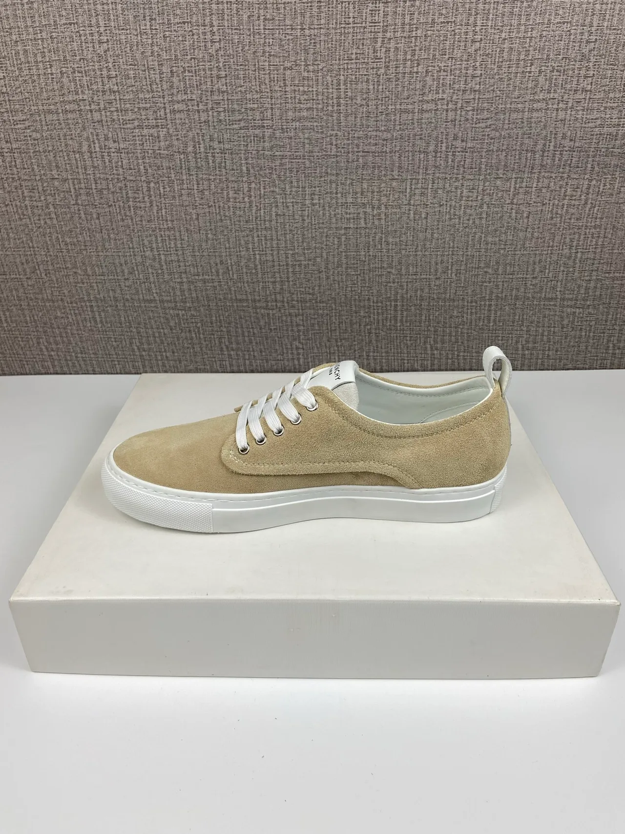 Givenchy Cowhide New City Sneakers in Beige · view 8