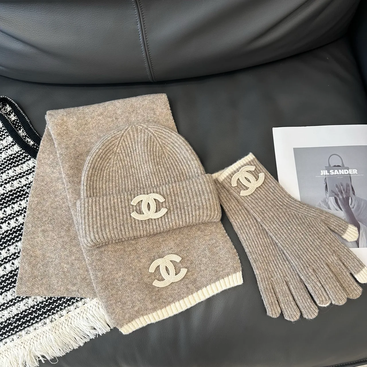 Chanel Hat scarf and gloves knit set in Burgundy & Cream & Black & Beige · view 4