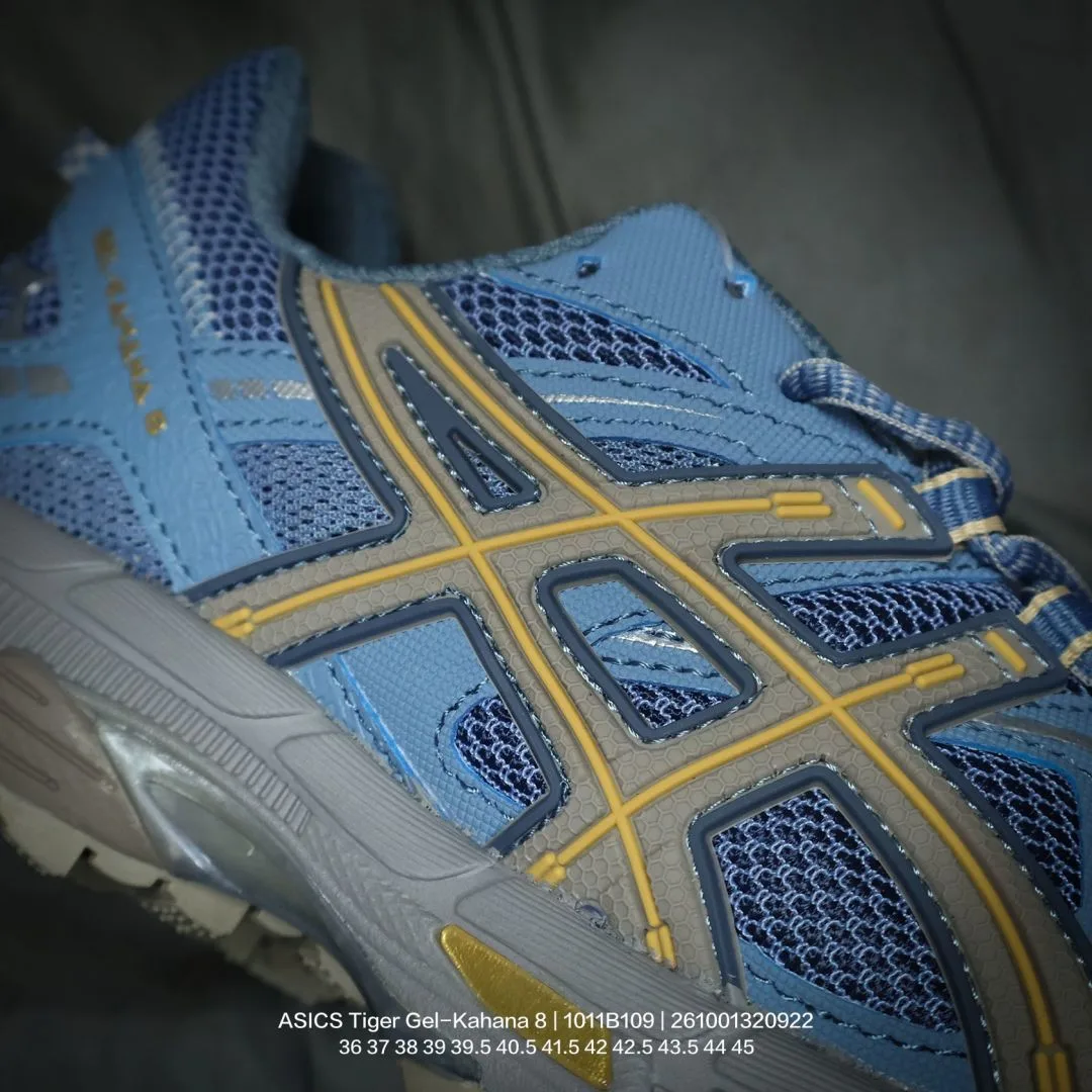 ASICS Sneakers in Blue · view 7
