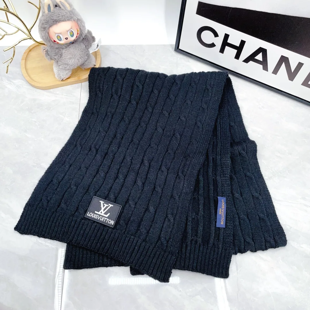Louis Vuitton Wool Beanie and Scarf Set in Black · view 7