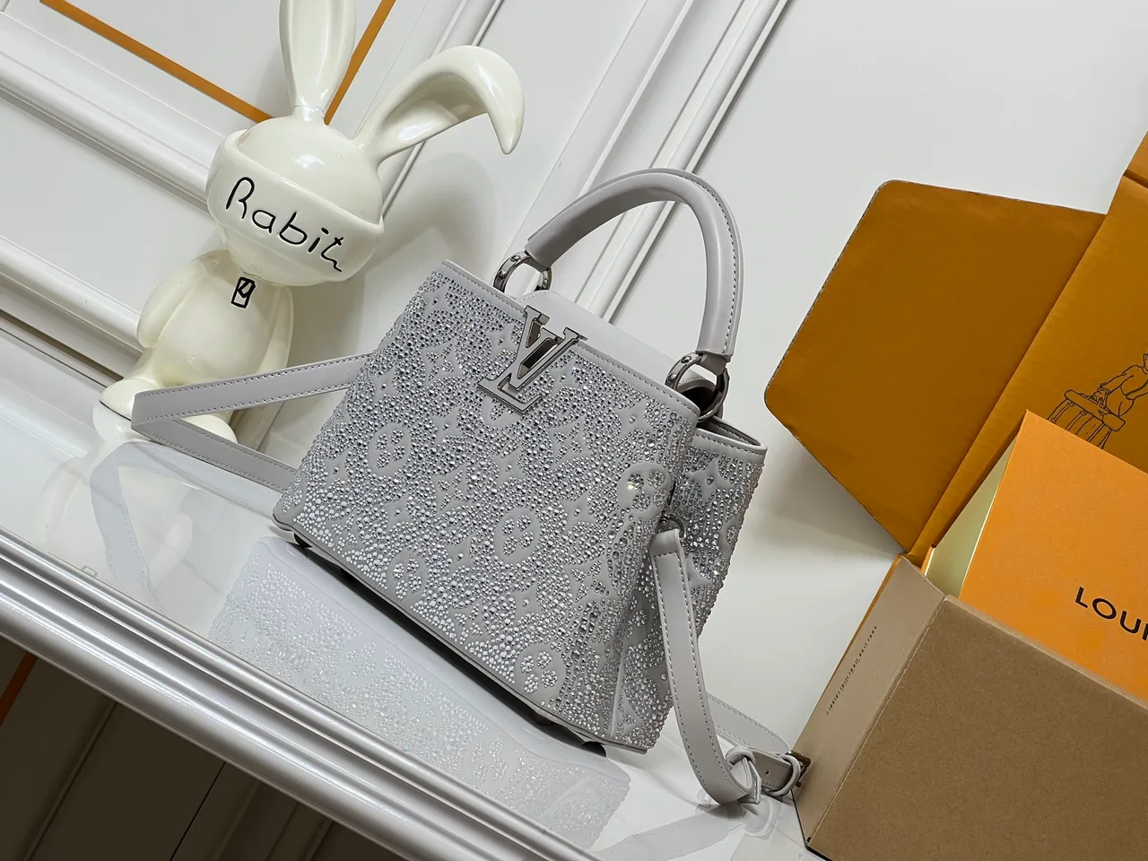 Louis Vuitton Cowhide Glossy Capucines Bag in Grey · view 3