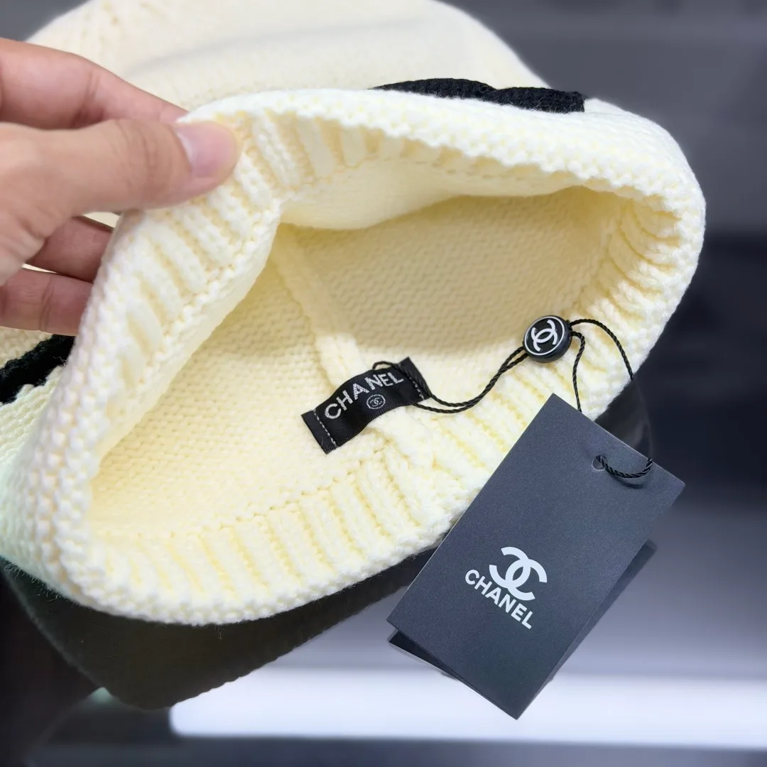 Chanel Striped CC knit beanie in Cream / Black · view 8