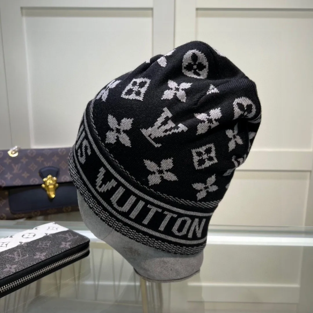 Louis Vuitton Monogram knit beanie in Black / Brown · view 1