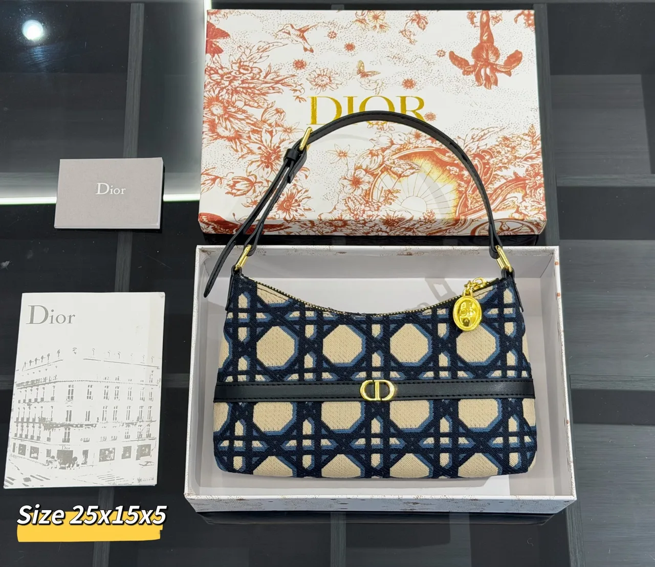 Dior Chain shoulder bag in White / Pink / Beige / Burgundy / Black / Grey / Blue · view 8