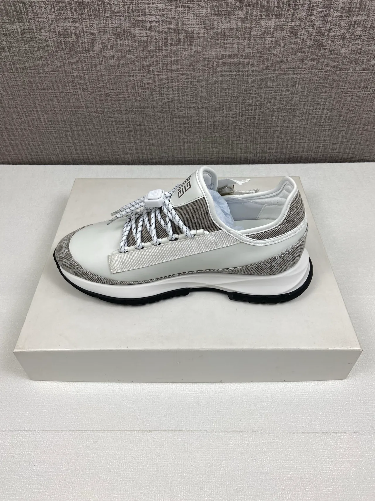 Givenchy Smooth Sneakers in White · view 8
