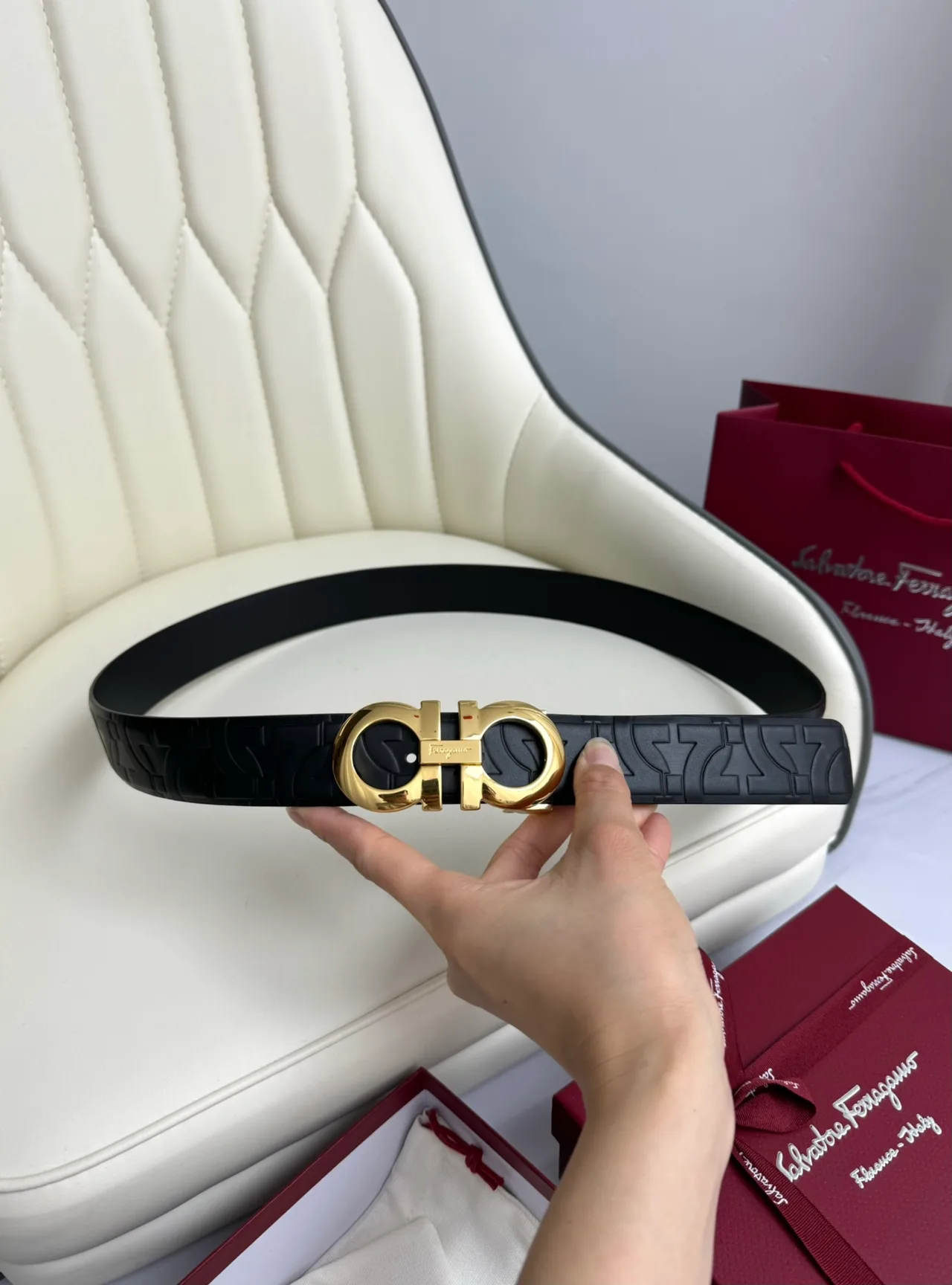 Ferragamo Cowhide Smooth Gancini Belt in Black · view 6