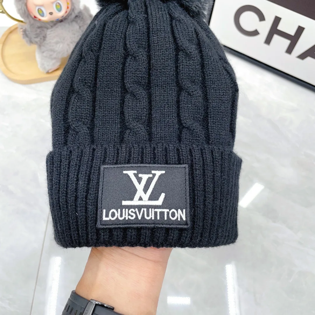 Louis Vuitton Wool Beanie and Scarf Set in Black · view 5