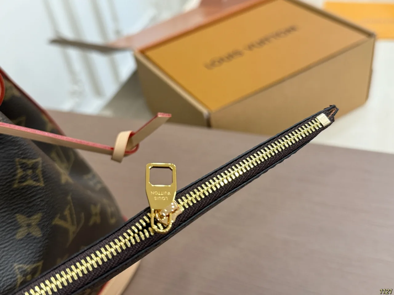 Louis Vuitton Noe Bucket Bag in Brown · view 6