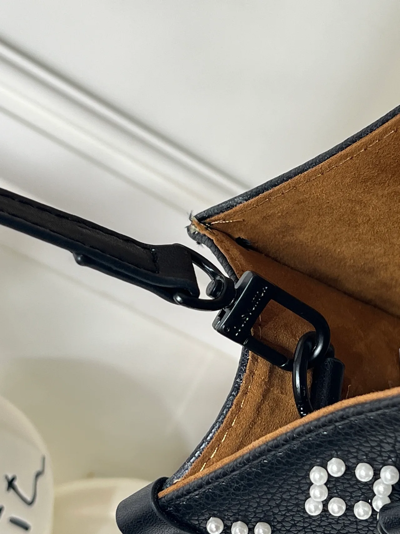 Louis Vuitton Cowhide OnTheGo Tote in Black · view 6