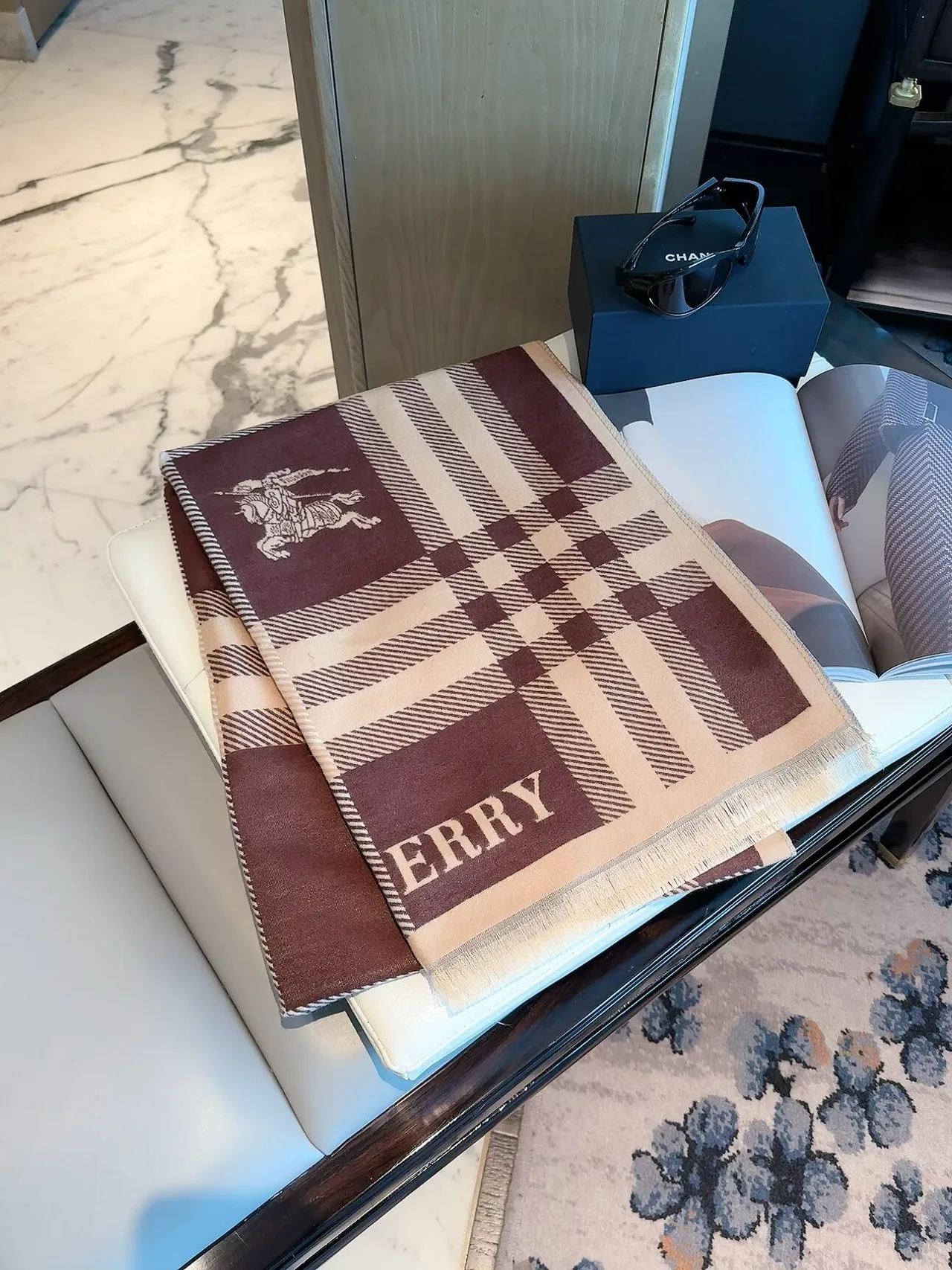 Burberry Reversible checked scarf in Brown & Black · view 4