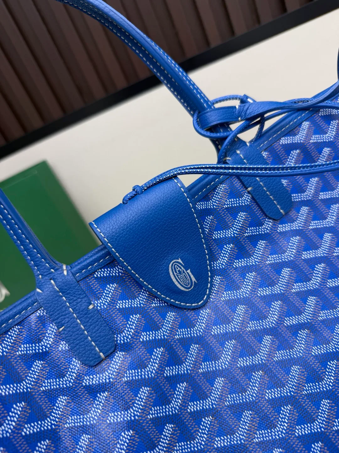 Goyard Canvas Smooth Patterned Tote with Pouch in Blue · view 4