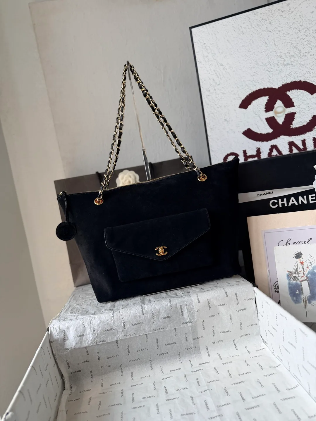 Chanel Leather Glossy Tote in Black · view 2