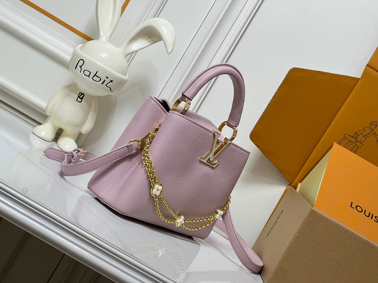 Louis Vuitton Cowhide Smooth Capucines Daydream Bag in Purple · view 2