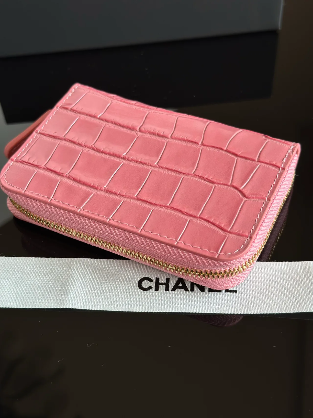 Chanel Glossy Wallet in Pink · view 4