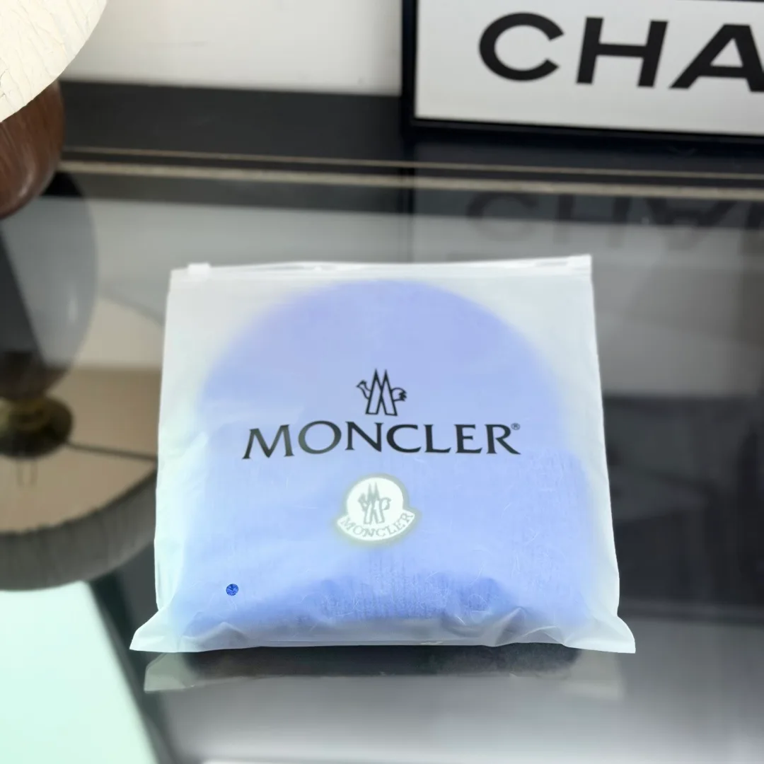 Moncler Beanie in Blue · view 8