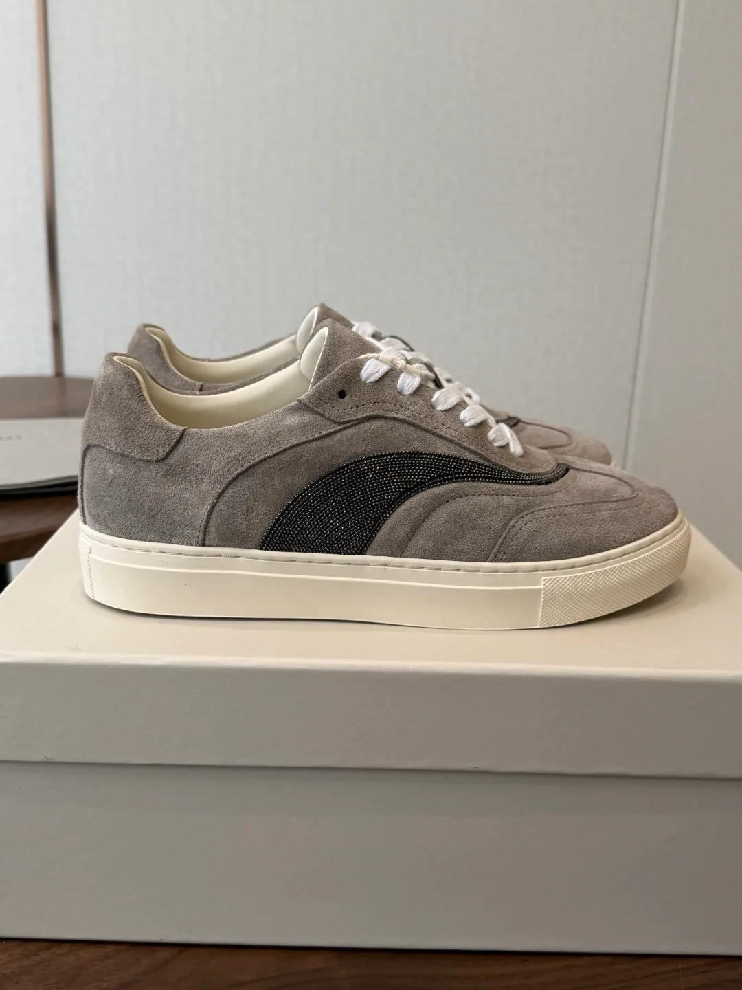 Gucci Cowhide Suede Sneakers in Grey · view 2
