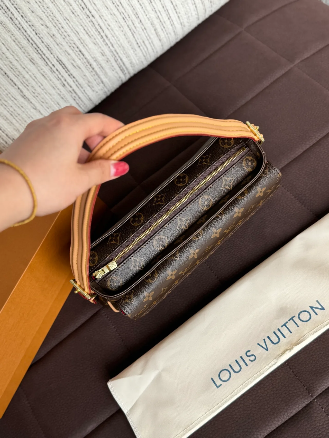Louis Vuitton Monogram Rectangular Shoulder Bag in Brown · view 4