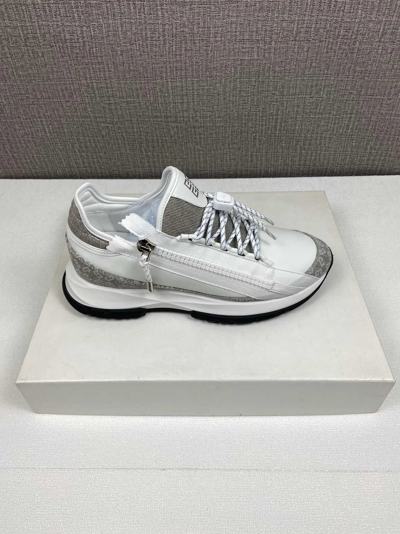 Givenchy Smooth Sneakers in White · view 7