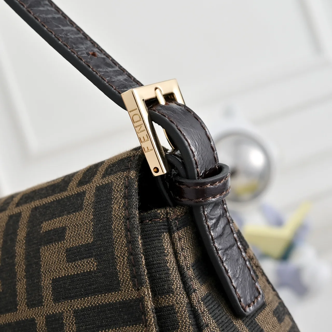 Fendi Baguette Hobo Bag in Brown · view 5