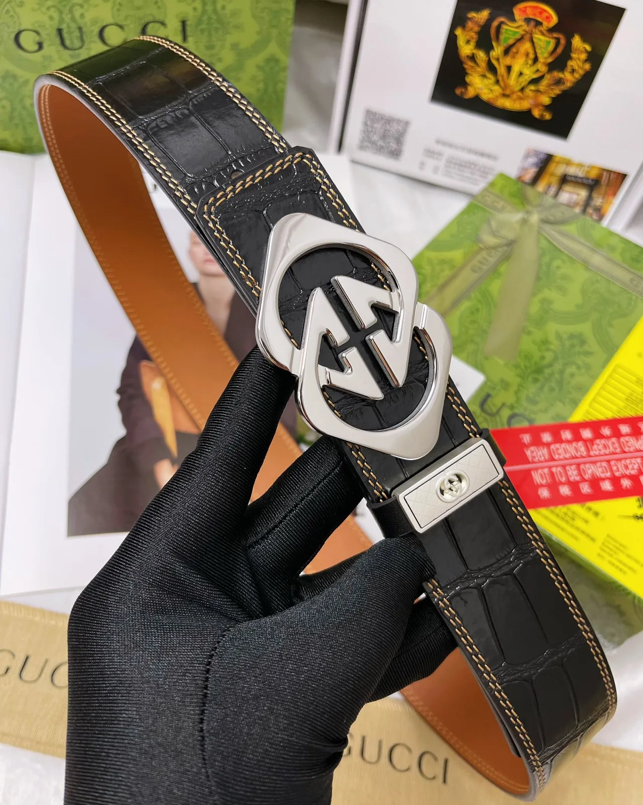 Gucci Cowhide Belt in Black · view 7