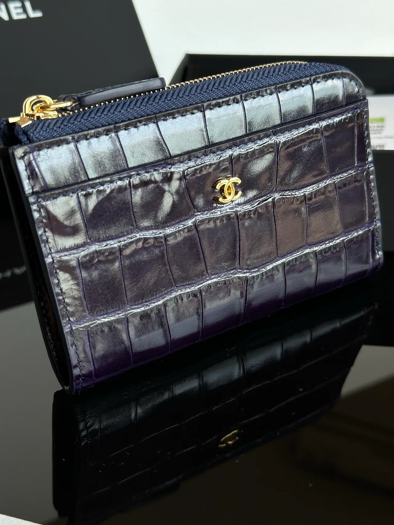 Chanel Glossy Wallet in Purple · view 8